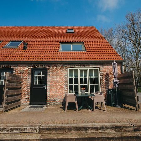 Accommodatie in herbouwde boerenschuur K Retranchement Buitenkant foto
