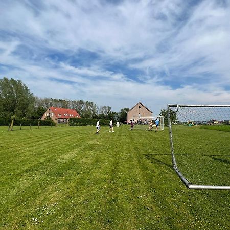 Accommodatie in herbouwde boerenschuur K Retranchement Buitenkant foto
