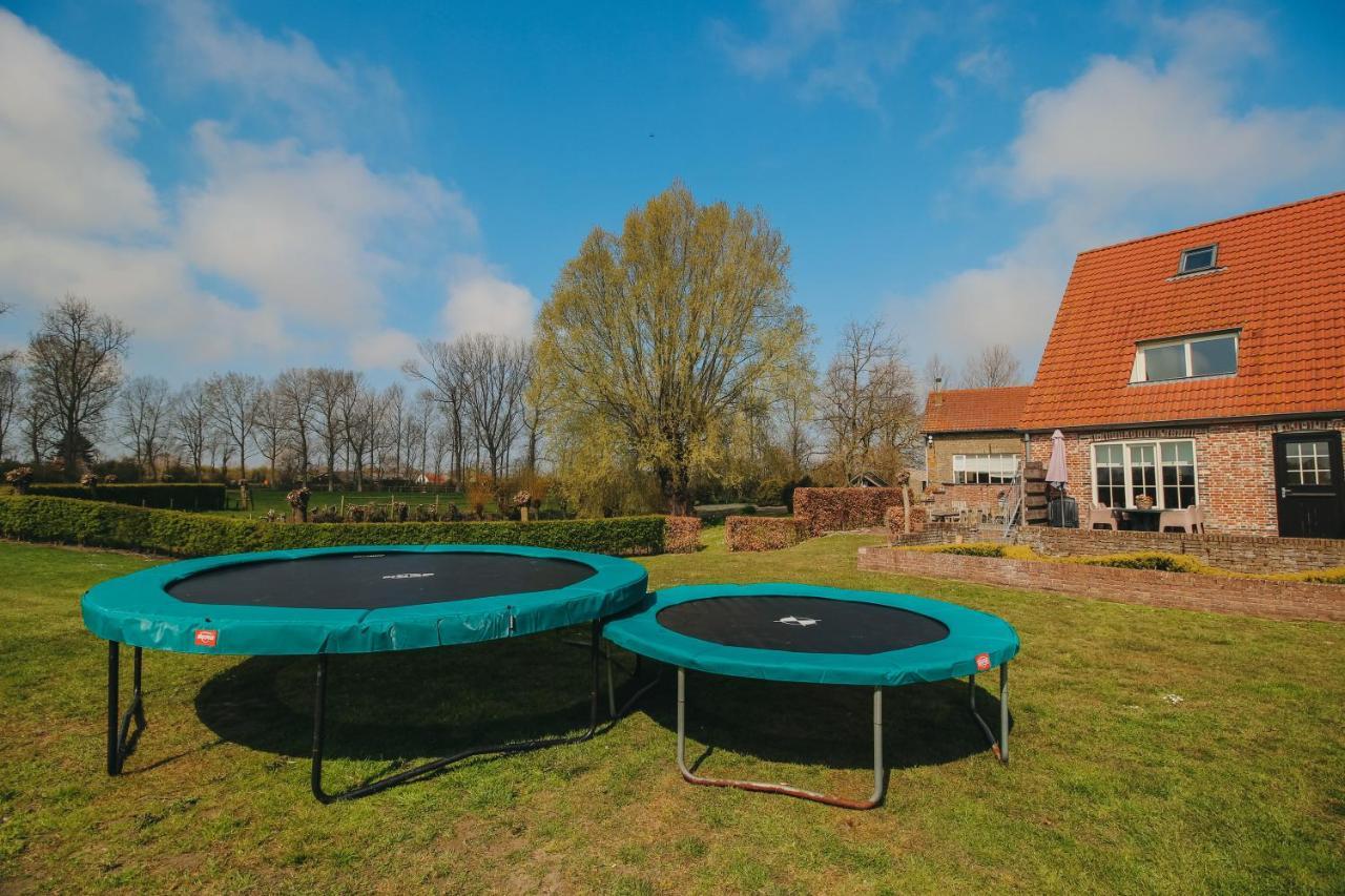 Accommodatie in herbouwde boerenschuur K Retranchement Buitenkant foto
