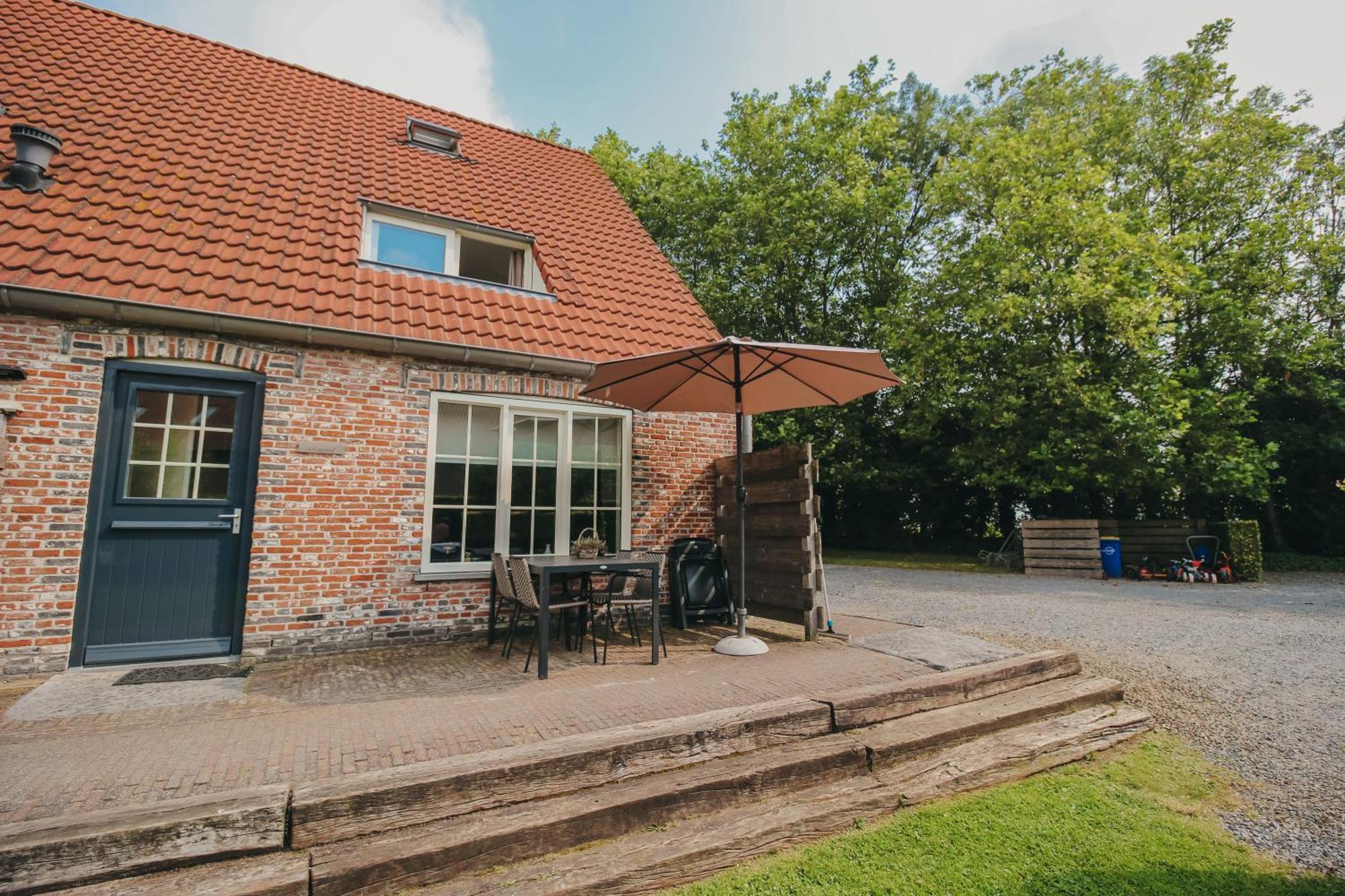 Accommodatie in herbouwde boerenschuur K Retranchement Buitenkant foto